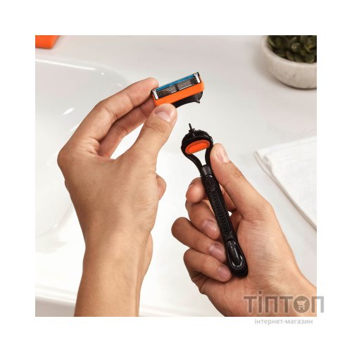 Бритва Gillette Fusion5 з 4 змінними картриджами (7702018556274/7702018610266)