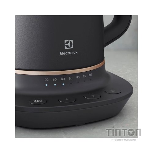 Електрочайник Electrolux E7K1-6BP