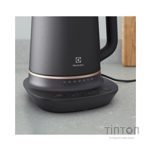 Електрочайник Electrolux E7K1-6BP