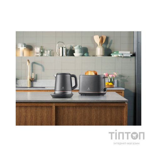 Електрочайник Electrolux E7K1-6BP