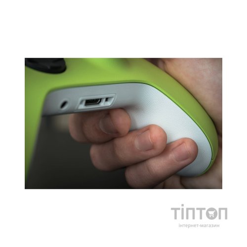 Геймпад Microsoft Wireless Electric Volt (QAU-00022)