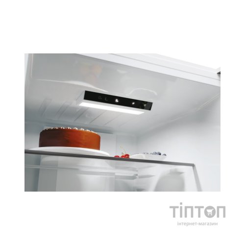 Холодильник Candy CNCQ2T620EW