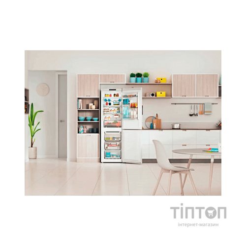 Холодильник Indesit INFC8TI21W0