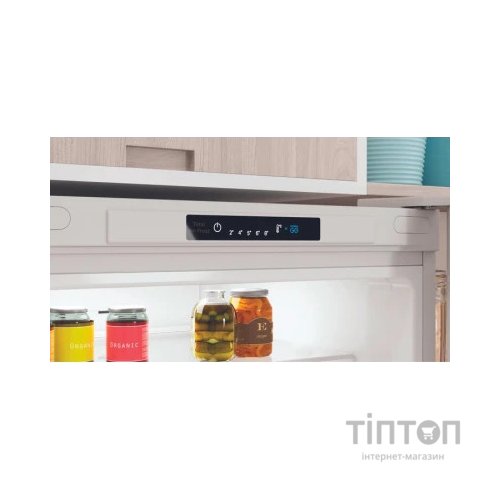 Холодильник Indesit INFC9TI22W