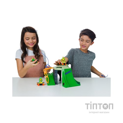 Ігровий набір Funrise TMNT Черепашки-ніндзя класичні міні Скейт-парк (71053)