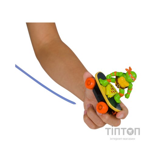 Ігровий набір Funrise TMNT Черепашки-ніндзя класичні Скейтбордист з лаунчером Мікеланджело (71041)