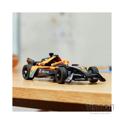 Конструктор LEGO Автомобіль для перегонів NEOM McLaren Formula E 452 деталі (42169)