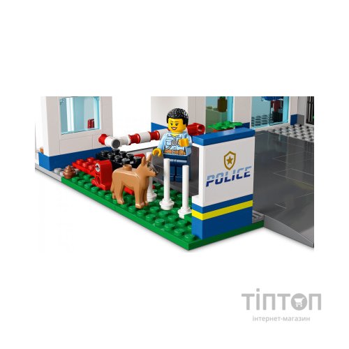 Конструктор LEGO City Поліцейська ділянка 668 деталей (60316)