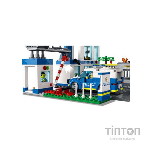 Конструктор LEGO City Поліцейська ділянка 668 деталей (60316)