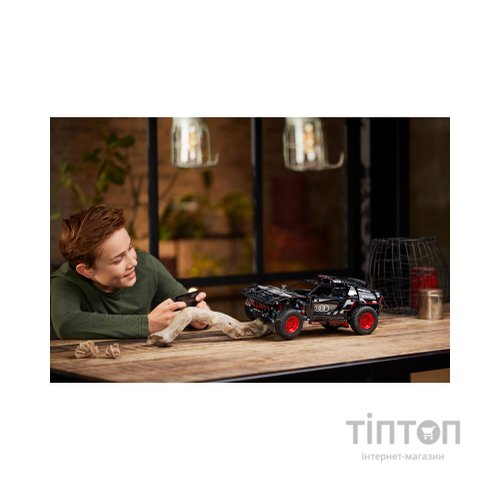 Конструктор LEGO Technic Audi RS Q e-tron 914 деталей (42160)