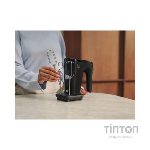 Міксер Electrolux EHM4B