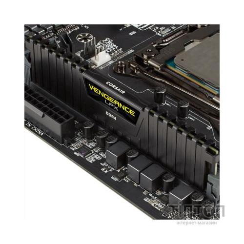 Модуль пам'яті для комп'ютера DDR4 8GB 2400 MHz Vengeance LPX Black Corsair (CMK8GX4M1A2400C16)