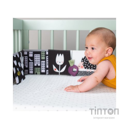 Розвиваюча іграшка Taf Toys книжка-розкладушка колеції Садочок у місті – Зайчики (13065)