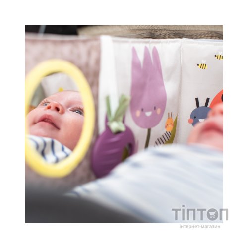 Розвиваюча іграшка Taf Toys книжка-розкладушка колеції Садочок у місті – Зайчики (13065)