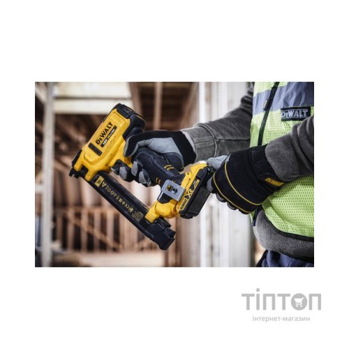 Степлер будівельний DeWALT 18В XR, довжина/ширина скоби 25/19.7 мм, 2xAh, кейс TSTAK (DCN701D2)