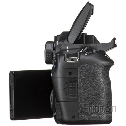 Цифрова дзеркальна фотокамера Canon EOS 90D 18-135 IS nano USM KIT