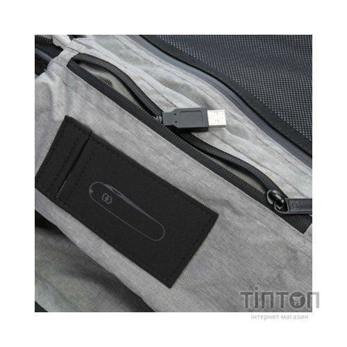 Валіза Victorinox Travel Lexicon Titanium S Global USB (Vt602104)
